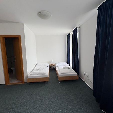 Garni G Hotel Žilina Exterior foto