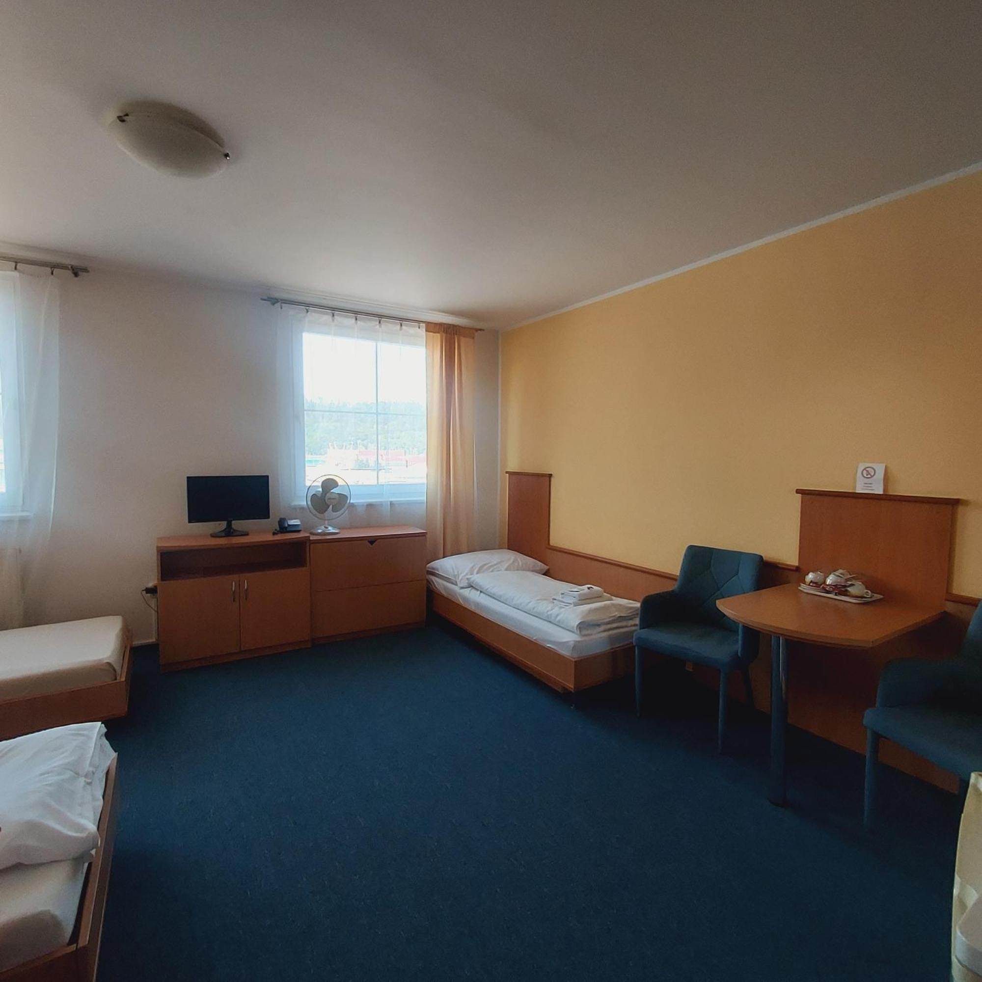 Garni G Hotel Žilina Exterior foto