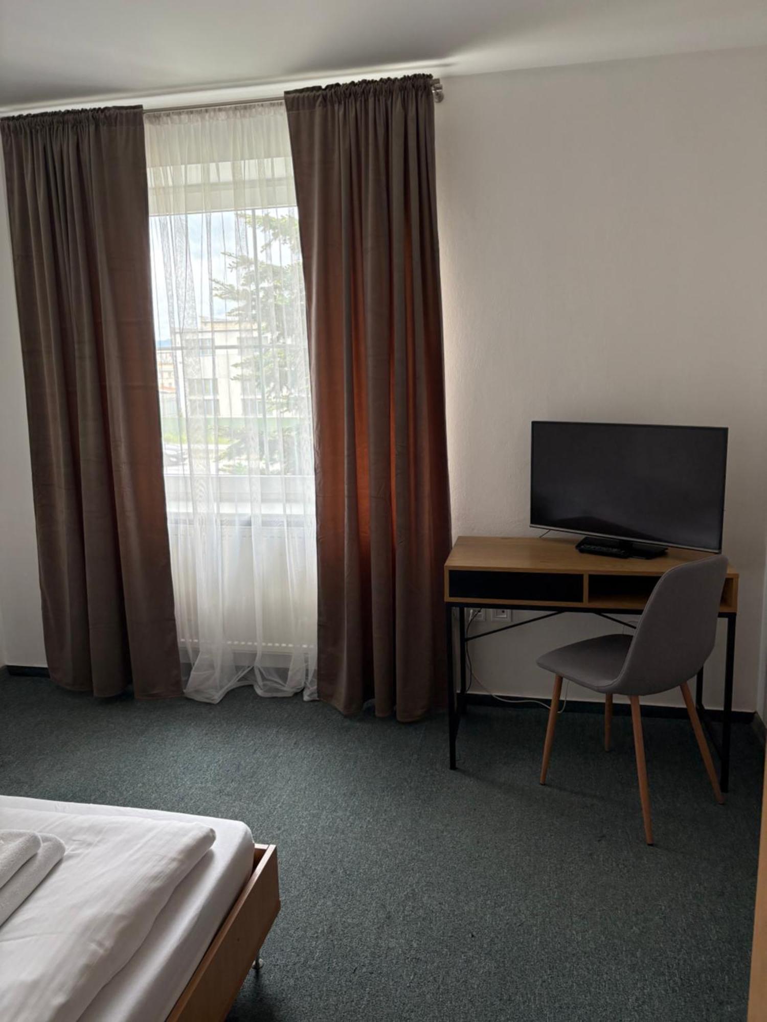 Garni G Hotel Žilina Exterior foto